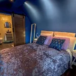 Quirky Vaulted Flat With Terrace
