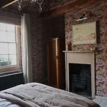 Charming Georgian Cottage With Private Sun Terrace