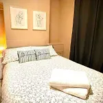 Newly Refurbished, Central Apartment With Permit Parking