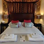 The Bath House Boutique B&B - In-Room Breakfast - Free Parking