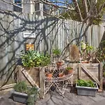 ※ Relaxing Home- Parking & Gorgeous Gardens