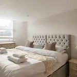 Argyle - Stunning 5 Bed Luxury Home - Pulteney Bridge, Bath