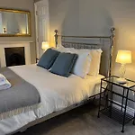 Vintner Townhouse Artisan Quarter Bath