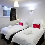 The Courtyard Apartments No.9