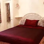 Lauras Townhouse Apartments Grand Garden Apartment