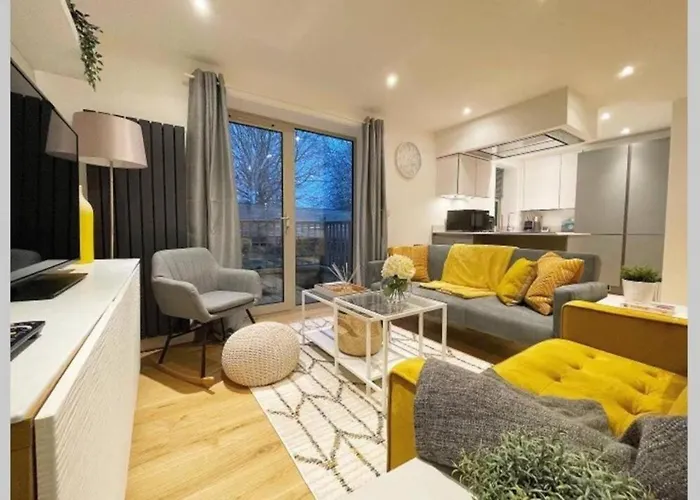 3 York Mews
