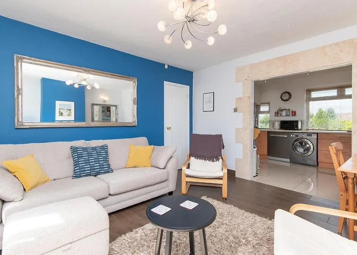 Pass The Keys Bright 3 Bed House In Bath