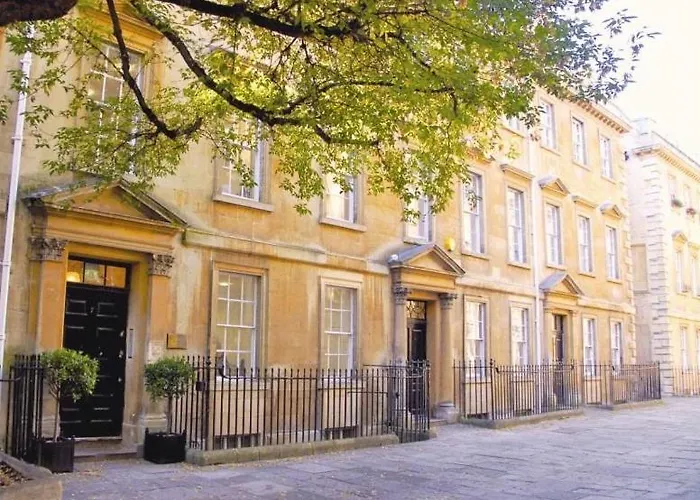 The Courtyard Apartments No.9