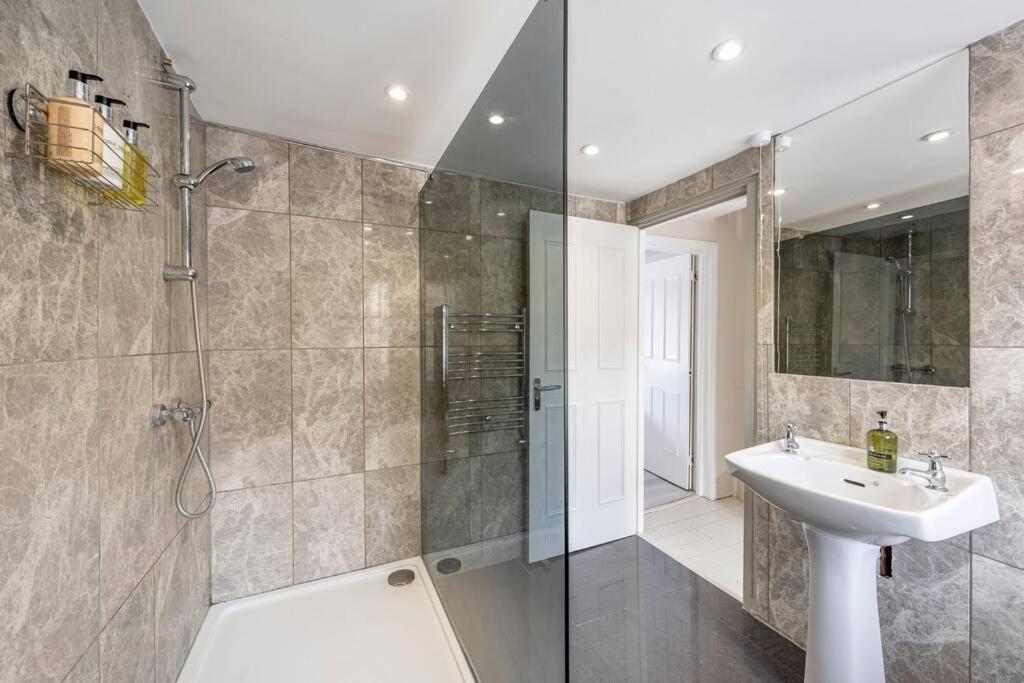 Holiday home Lovely 4 Bedroom Townhouse Bath