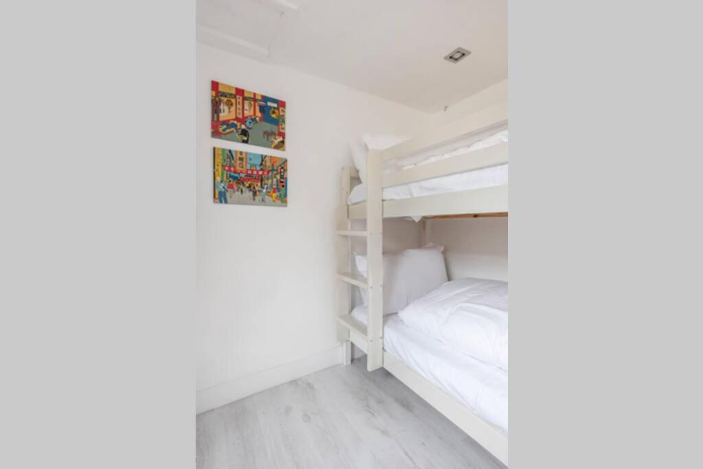 Lovely 4 Bedroom Townhouse Bath