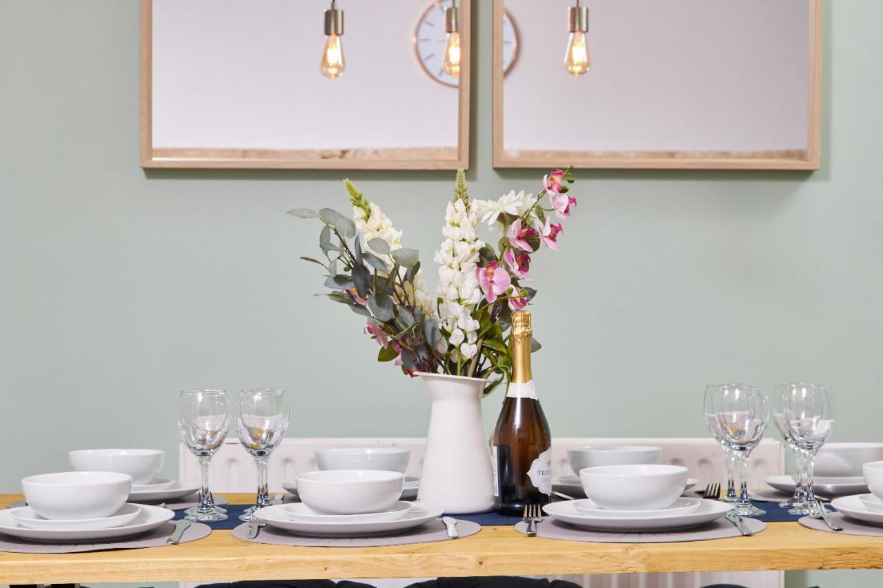 Wonderful In With Garden - Sleeps 8 Holiday home Bath