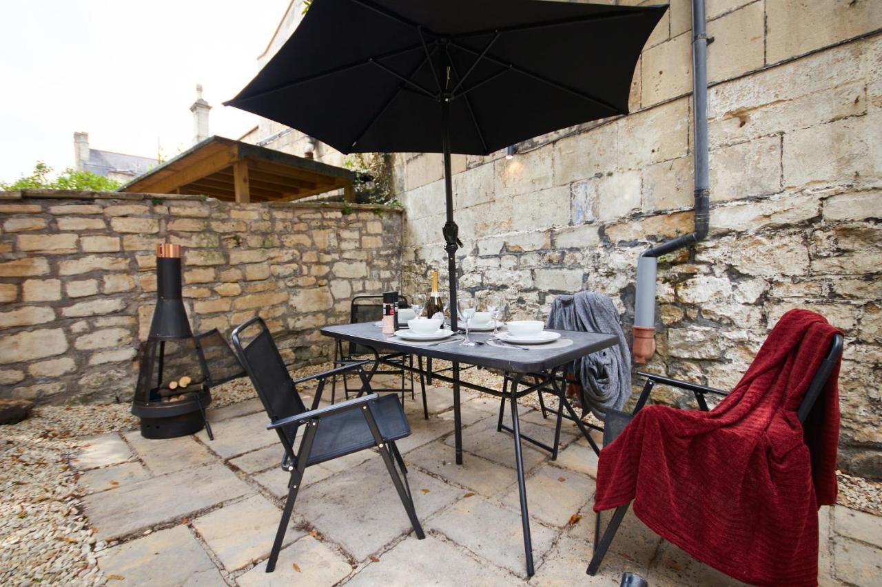 Wonderful In With Garden - Sleeps 8 Bath
