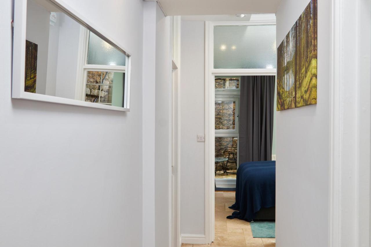 Wonderful In With Garden - Sleeps 8