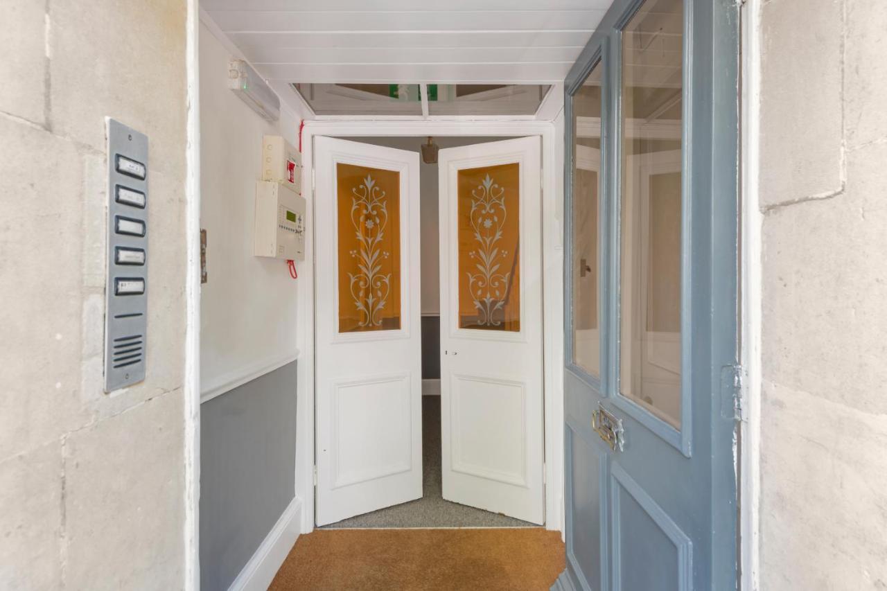 Magnificent Apartment In Grade II Listed Building Bath