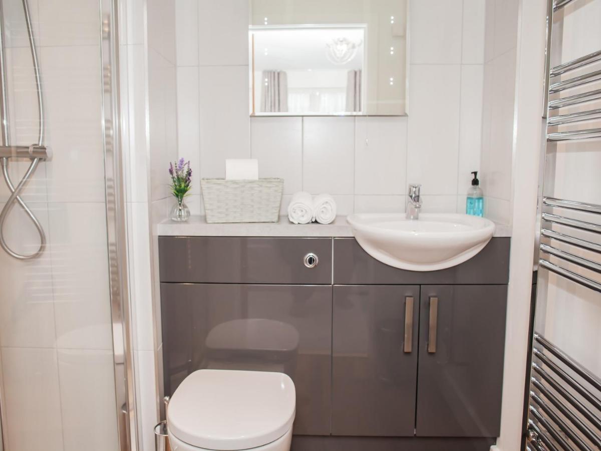 Henge House, Sarsen Bath