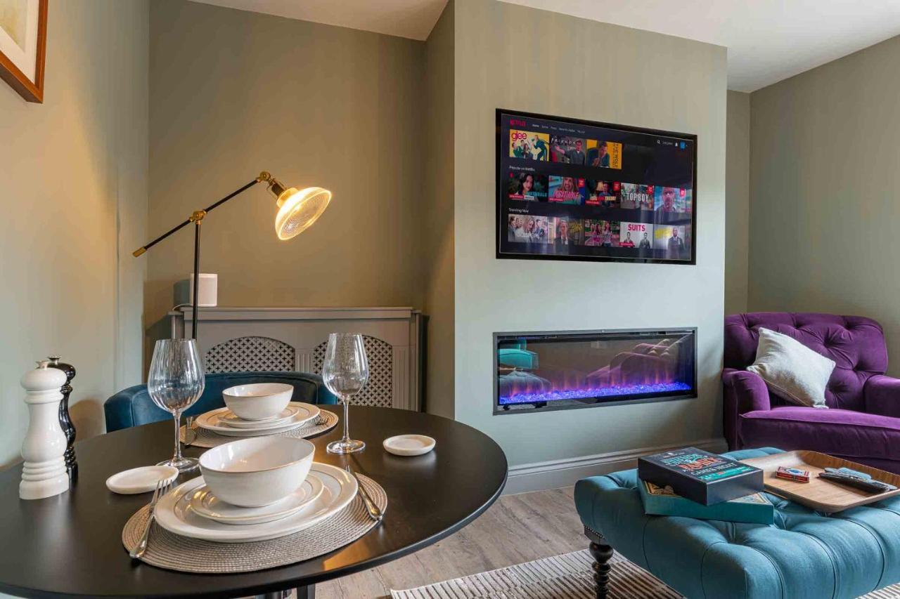 Beautiful Modern 1 Bedroom Apartment, Centre Apartment *