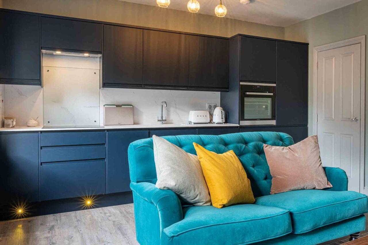 Beautiful Modern 1 Bedroom Apartment, Centre