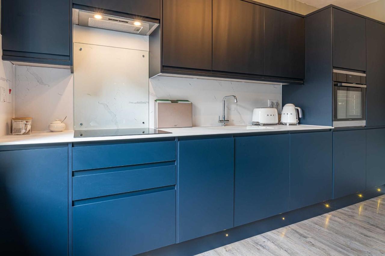 Beautiful Modern 1 Bedroom Apartment, Centre Bath