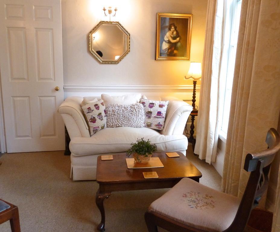 Abigail's Parlour Apartment *