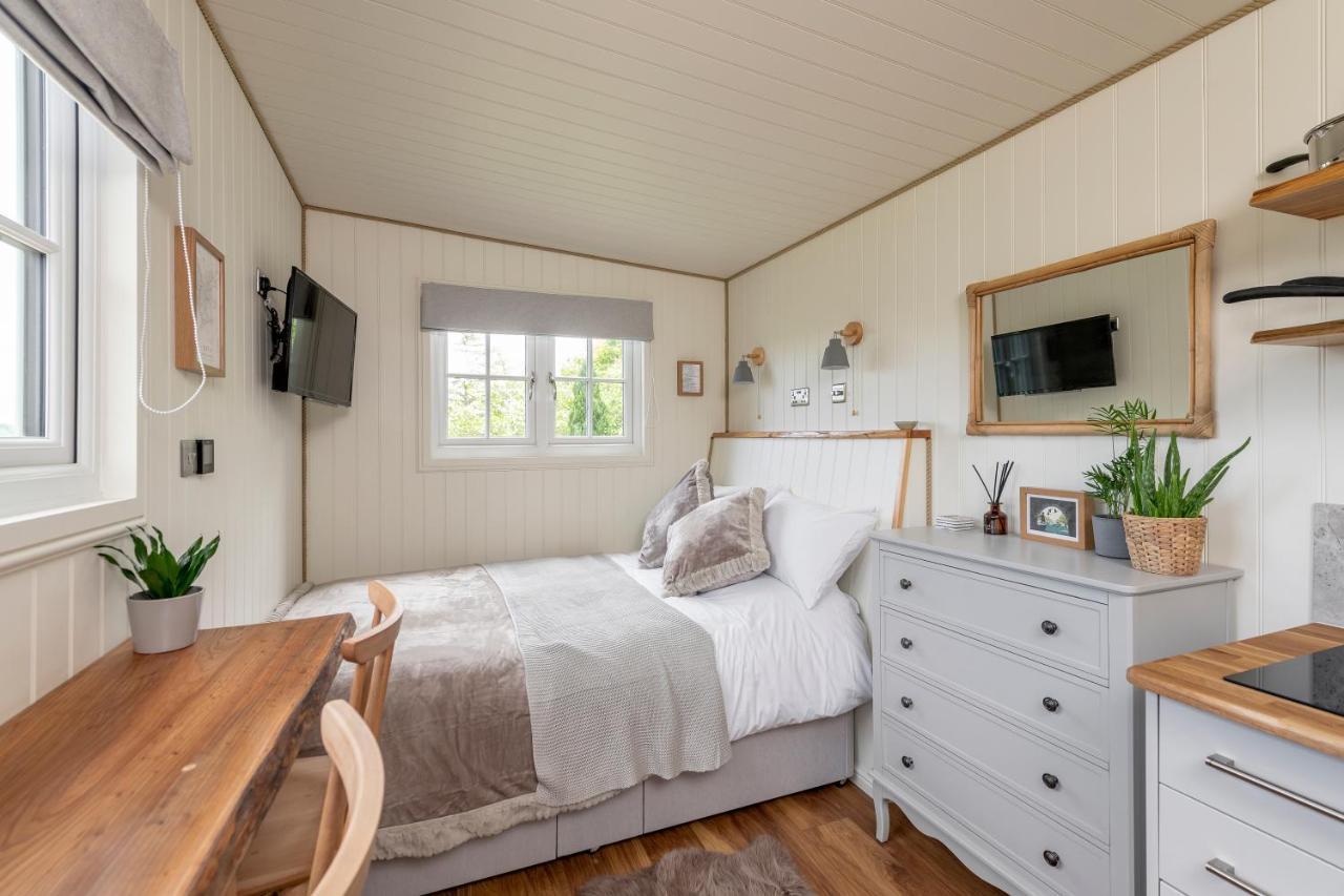 Secluded With Spectacular Views And Hot Tub! Chalet Bath