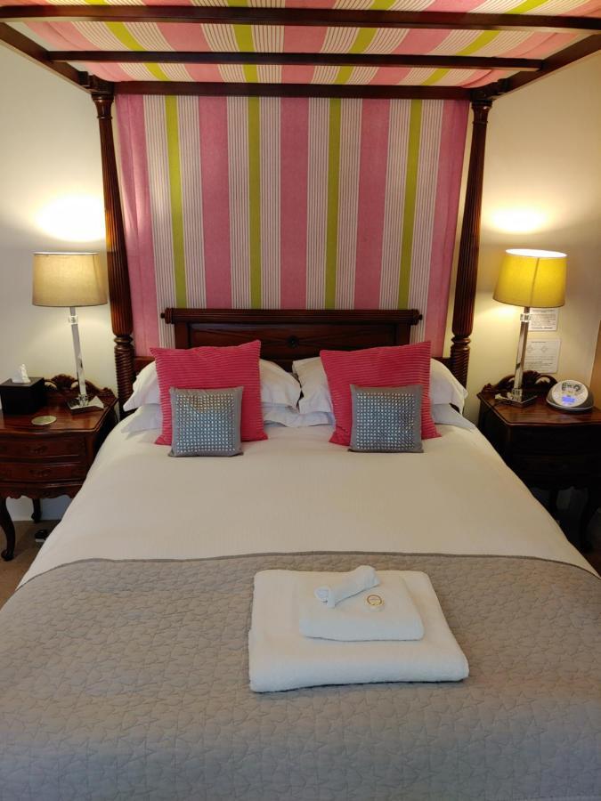 The House Boutique - In-room Breakfast - Free Parking Bed & Breakfast Bath