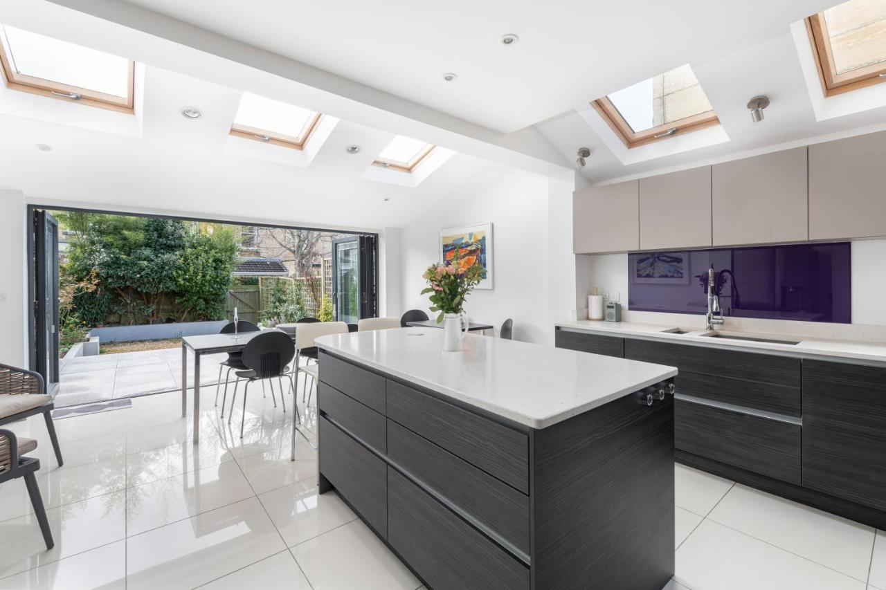 Holiday home Fabulous House - Only 10 Minutes Walk To Baths Bath
