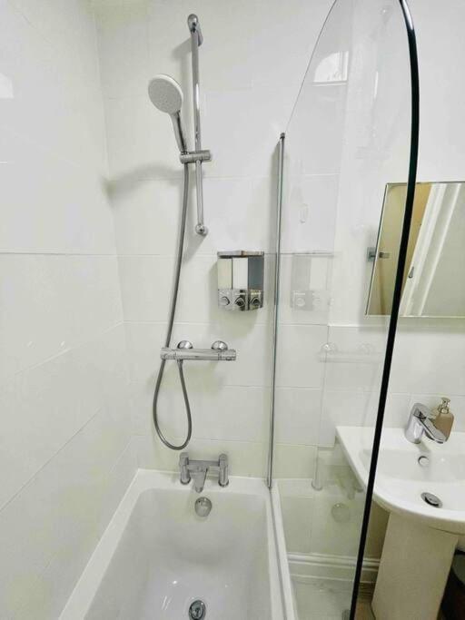 Newly Refurbished, With Permit Parking Apartment Bath