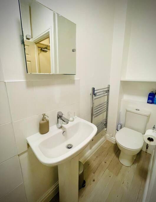 Apartment Newly Refurbished, With Permit Parking