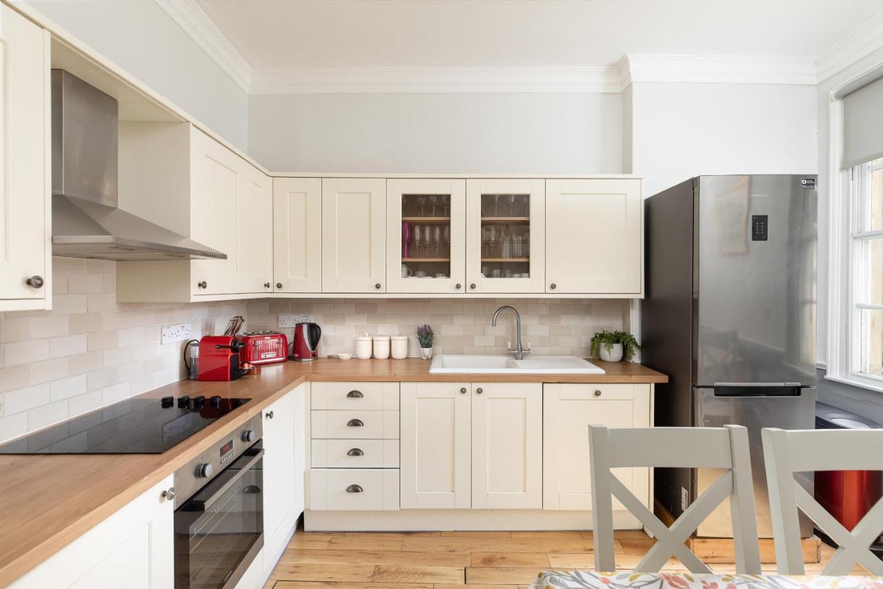 Apartment 6 Bedroom Centre Georgian Town House - Abbey & Baths-2 Min Walk