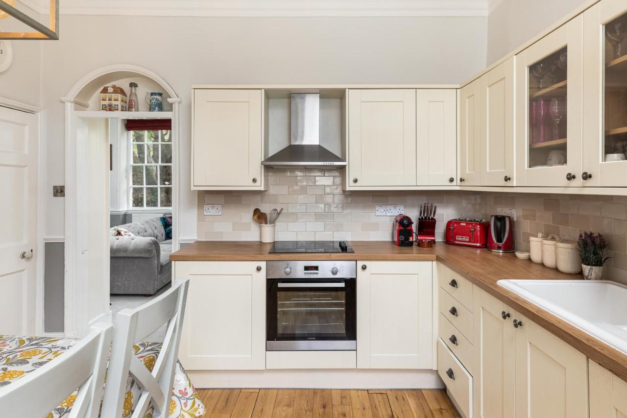 6 Bedroom Centre Georgian Town House - Abbey & Baths-2 Min Walk *
