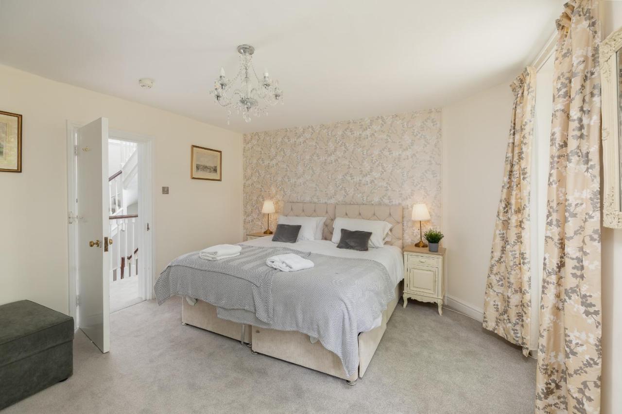6 Bedroom Centre Georgian Town House - Abbey & Baths-2 Min Walk Apartment Bath