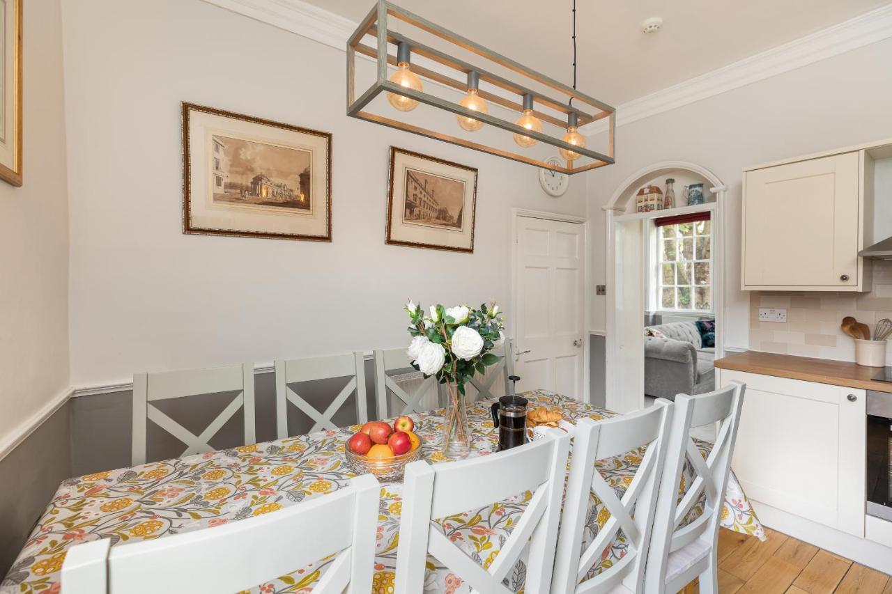 Apartment 6 Bedroom Centre Georgian Town House - Abbey & Baths-2 Min Walk *