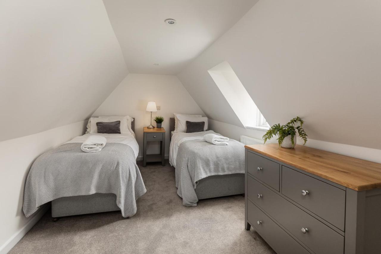 Apartment 6 Bedroom Centre Georgian Town House - Abbey & Baths-2 Min Walk *