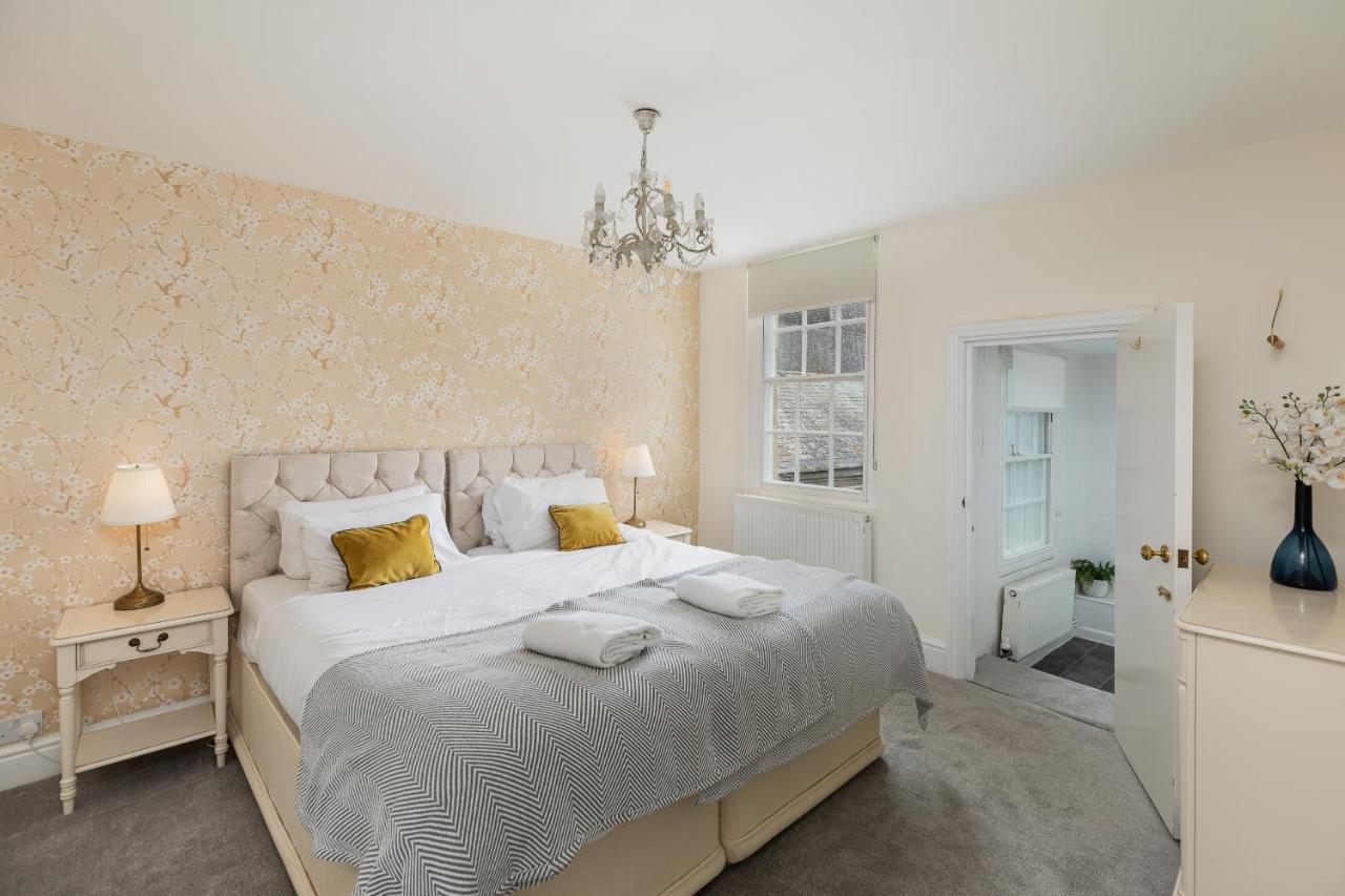 6 Bedroom Centre Georgian Town House - Abbey & Baths-2 Min Walk * Bath