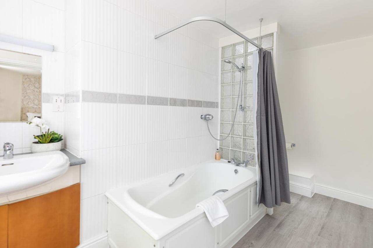 6 Bedroom Centre Georgian Town House - Abbey & Baths-2 Min Walk *