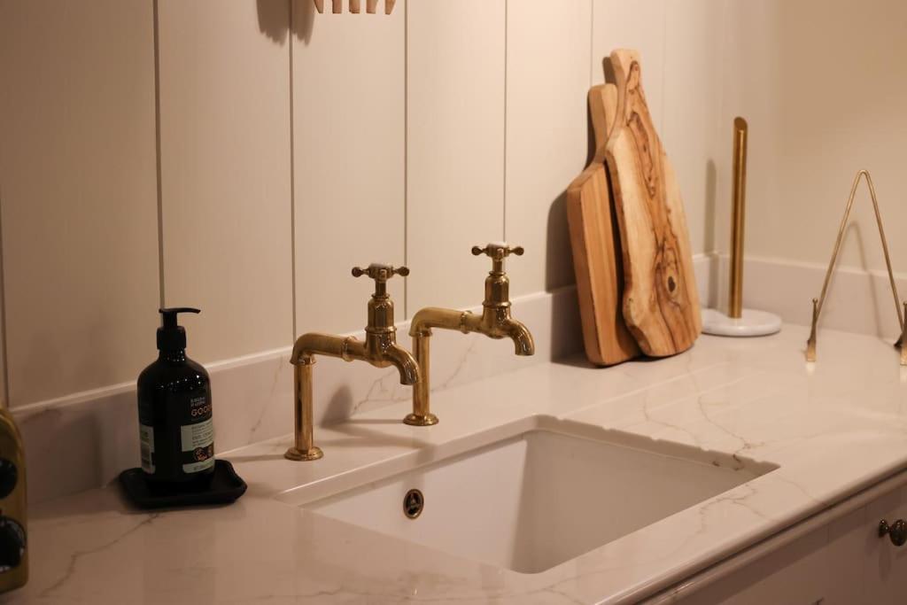 Brand New Georgian Flat In
