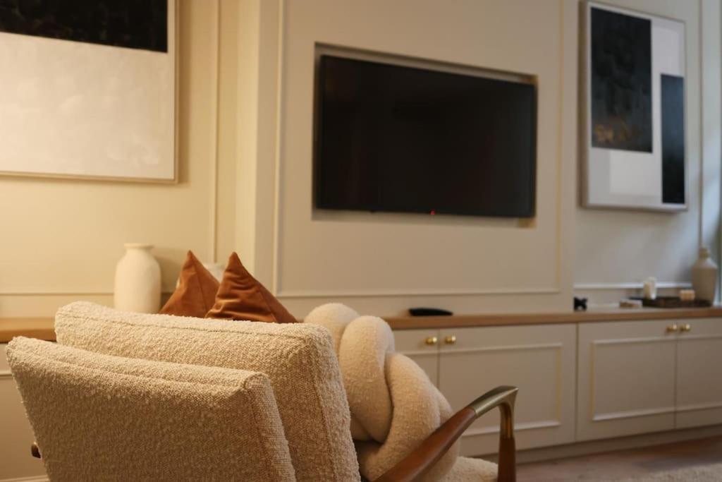 Apartment Brand New Georgian Flat In