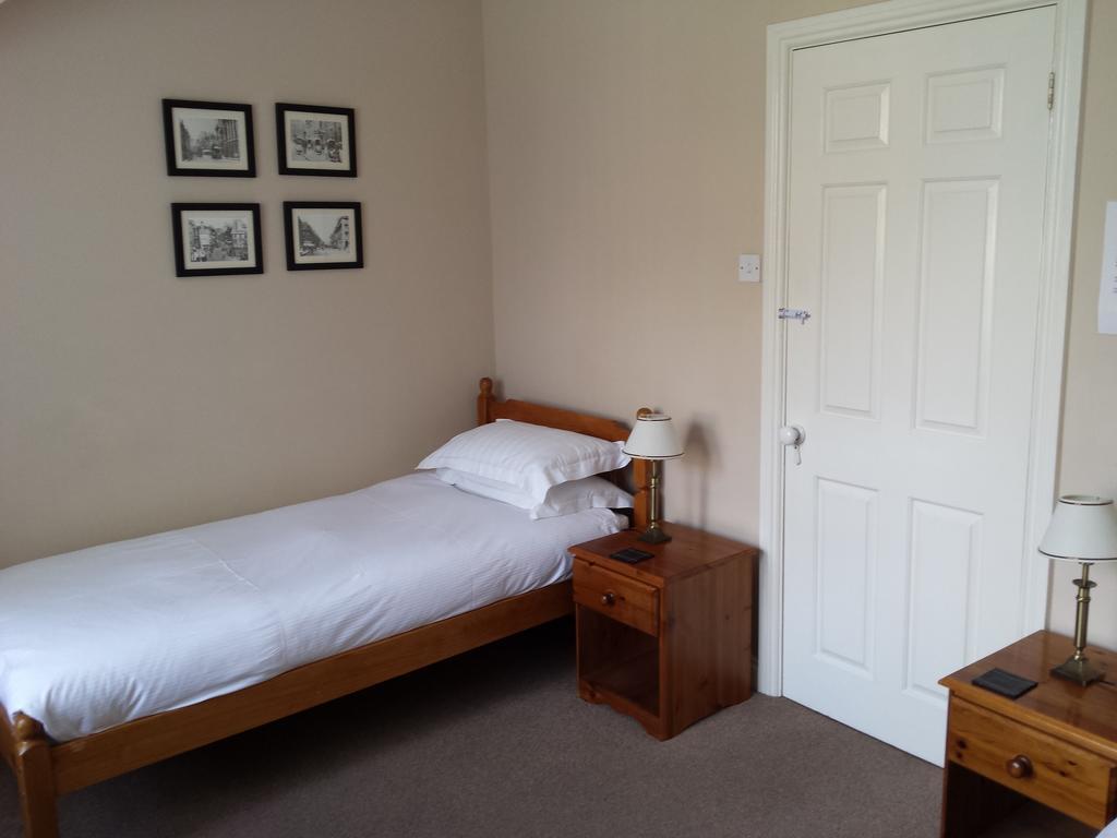 Glenade Bed & Breakfast Bath