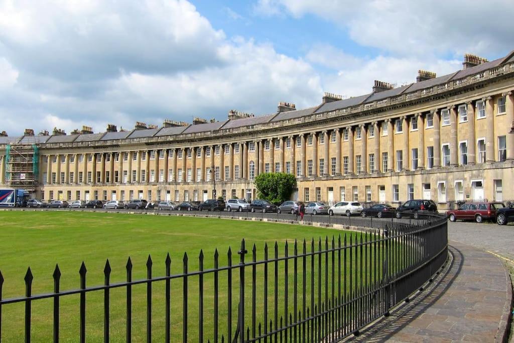Spacious * Bath