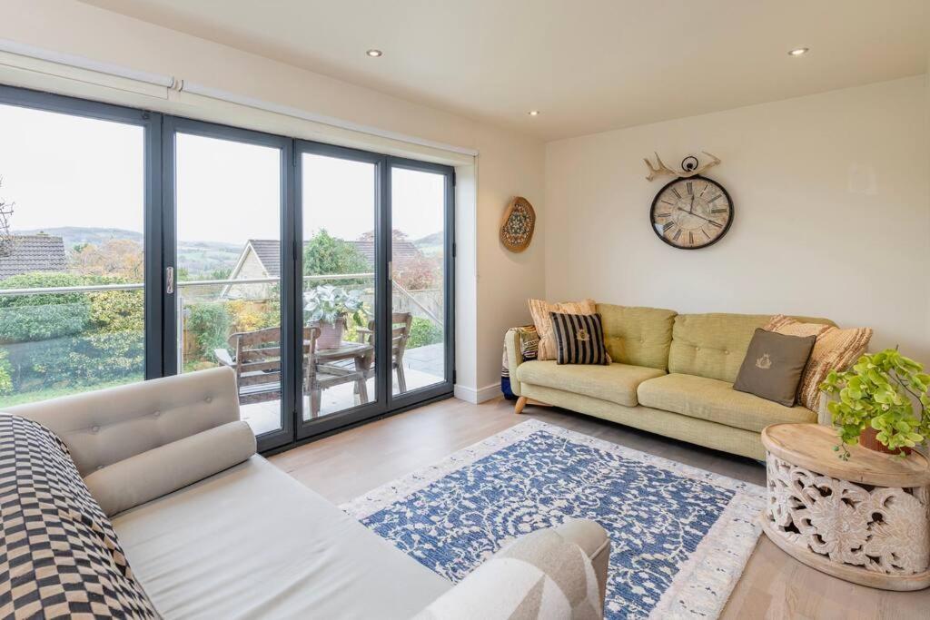 Fabulous House In W/parking Holiday home