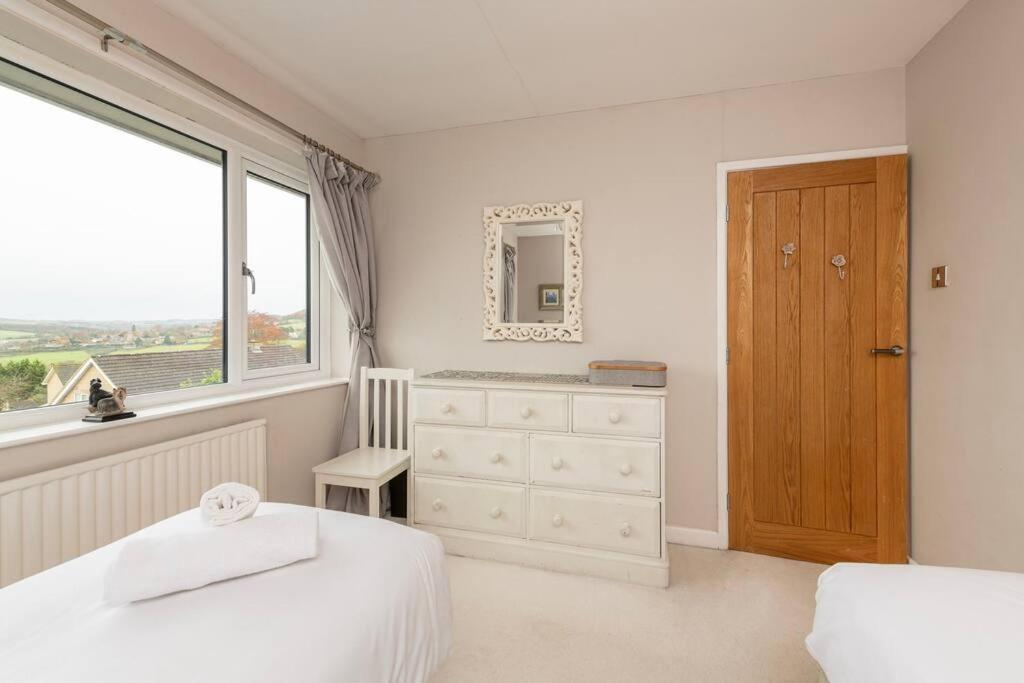 Fabulous House In W/parking * Bath