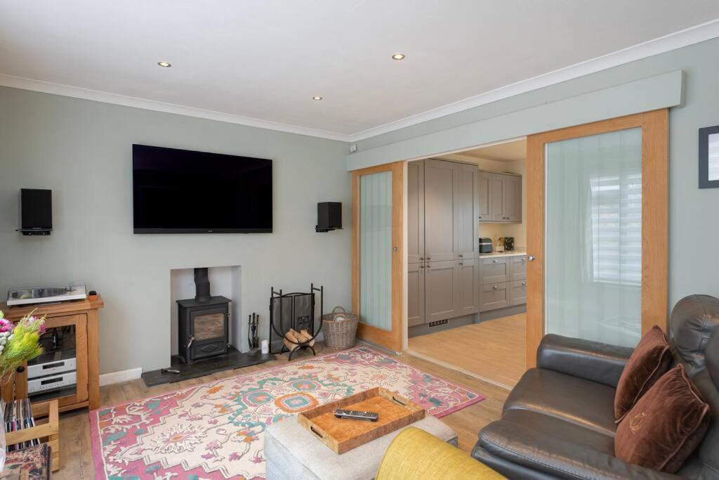 Fabulous House In W/parking Holiday home