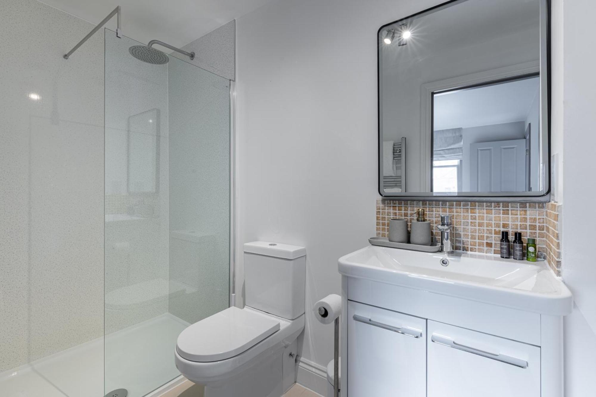 Silcox House Bath