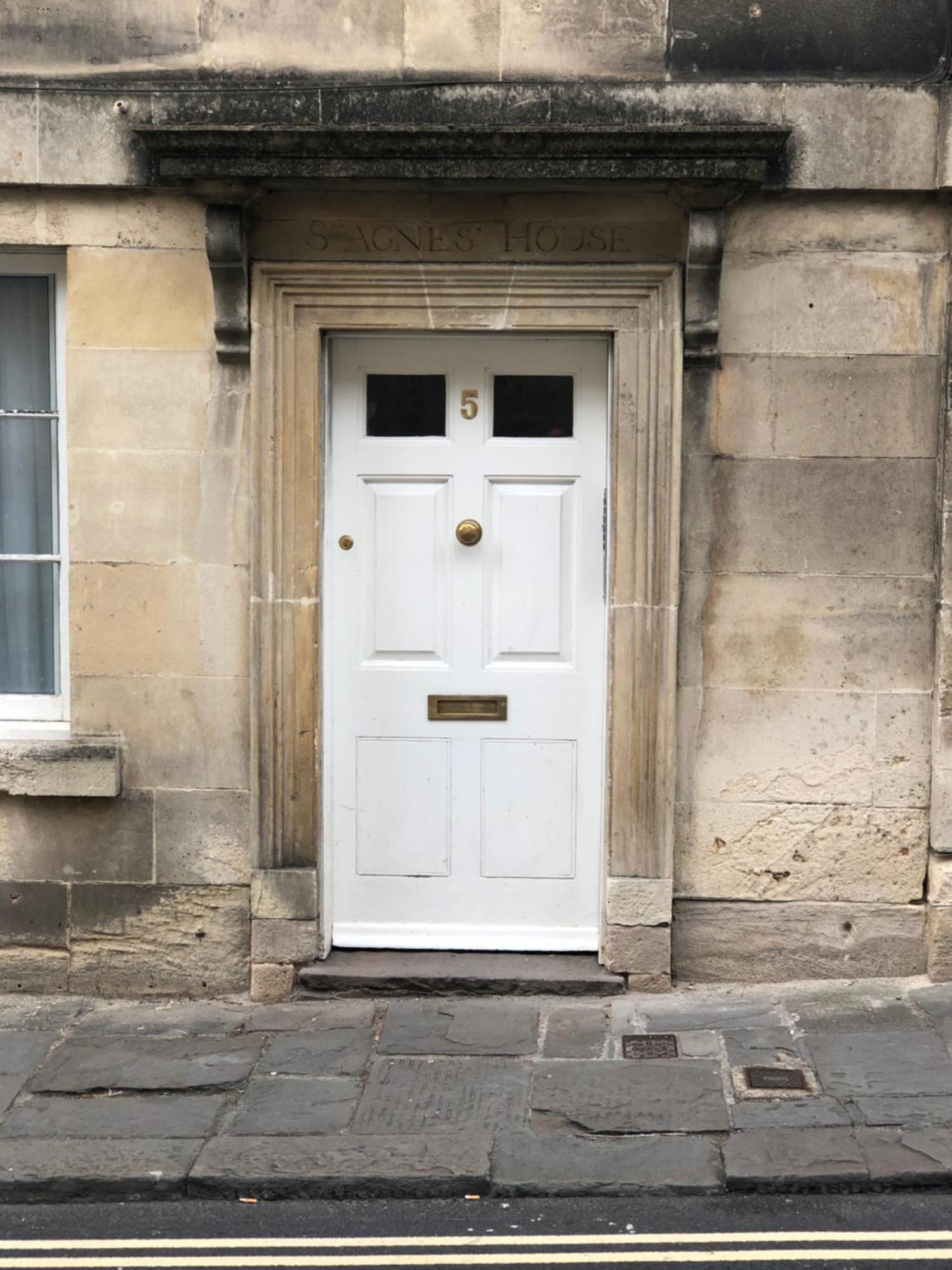 Apartment **spotless, Bright 2 Double Bed, Period Features**