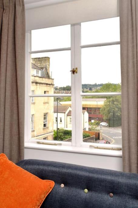 Apartment **spotless, Bright 2 Double Bed, Period Features**