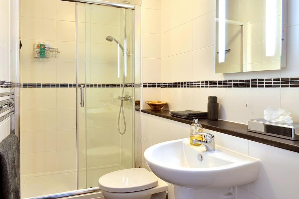 Apartment **spotless, Bright 2 Double Bed, Period Features**