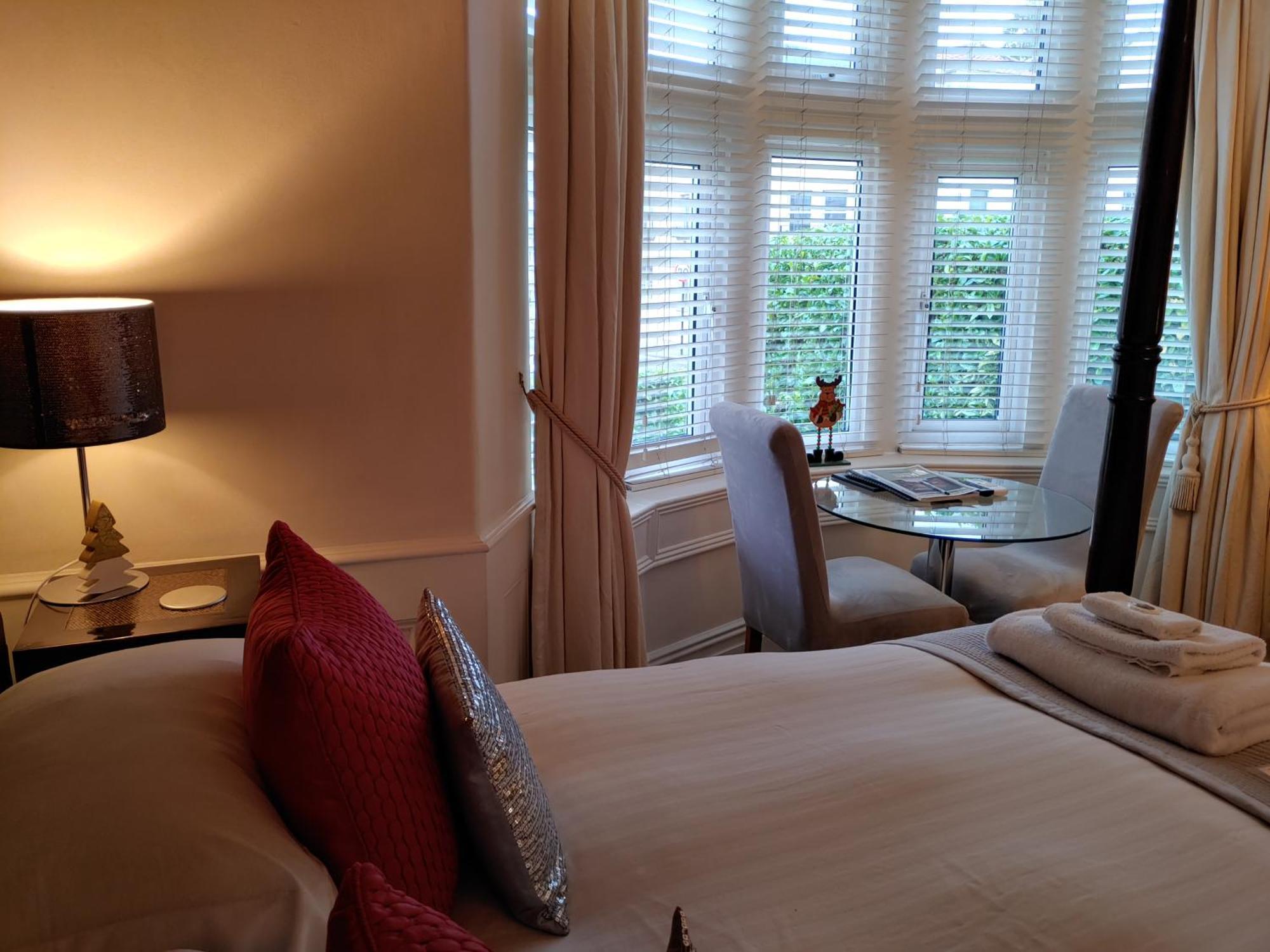 The House Boutique - In-room Breakfast - Free Parking 4* Bath