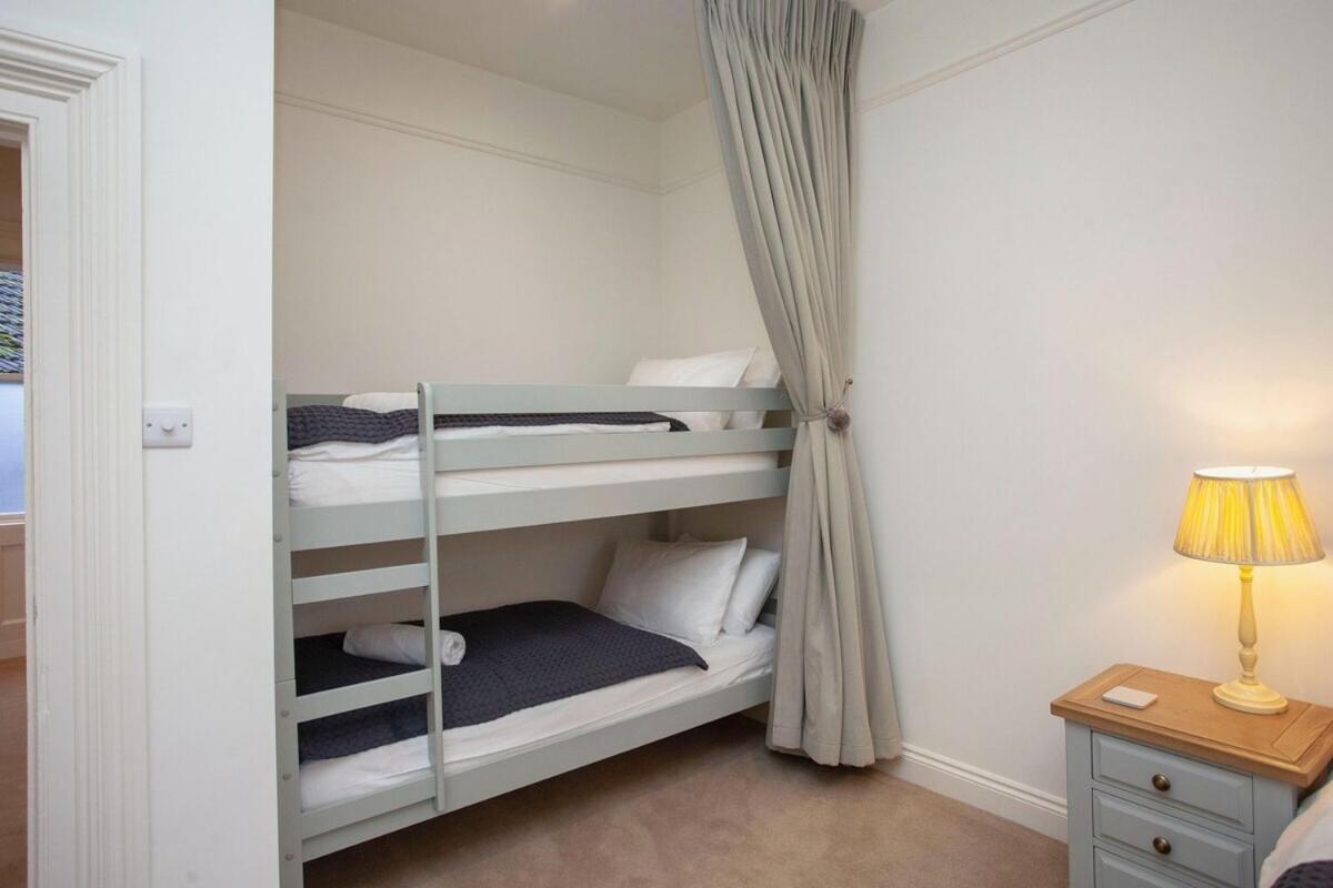 Apartment ※ Stunning, Townhouse, Centre *