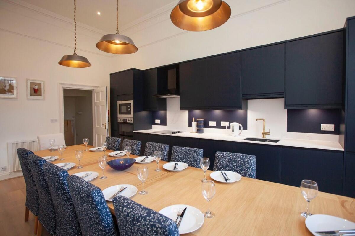※ Stunning, Townhouse, Centre Apartment *