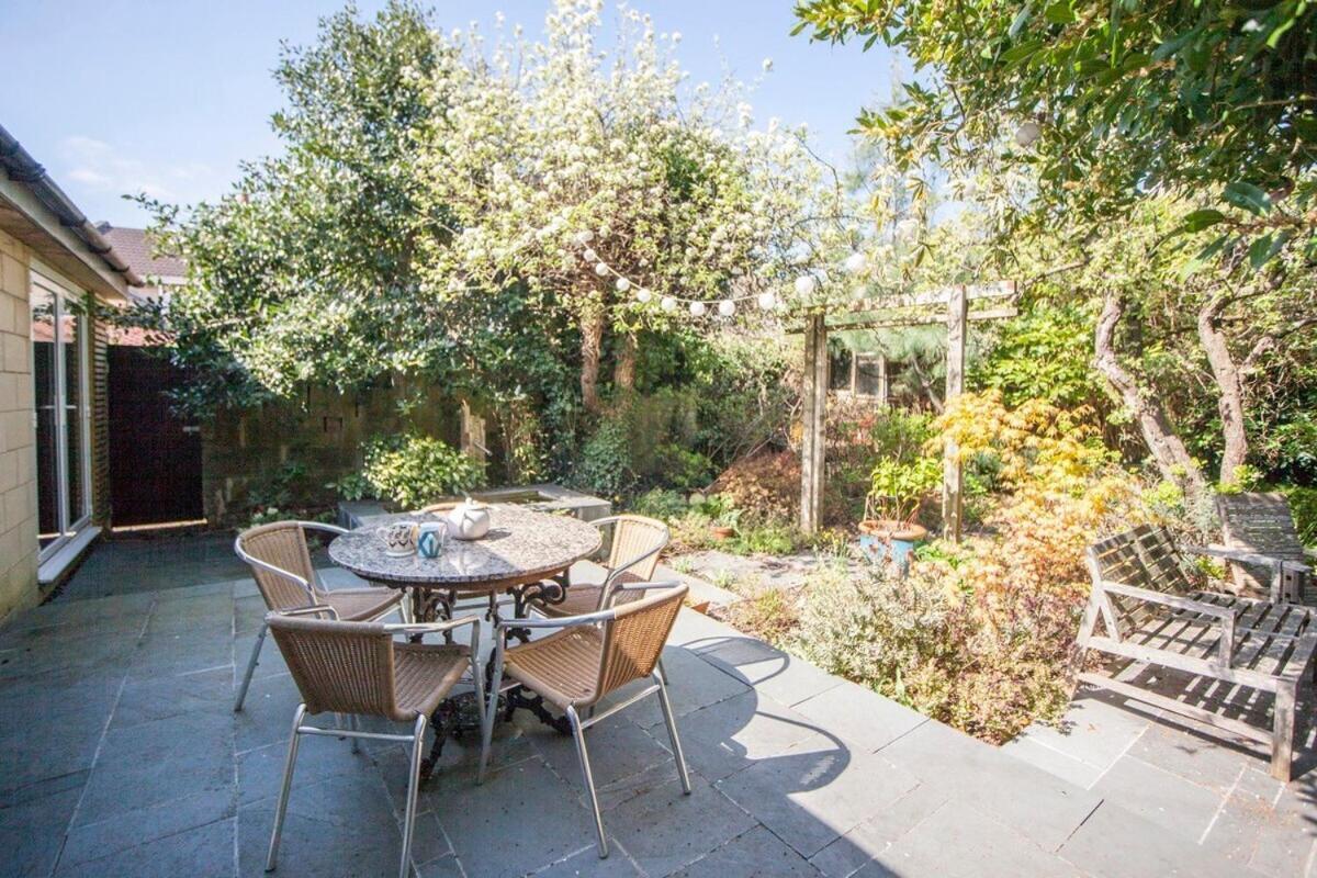 ※ Relaxing Home- Parking & Gorgeous Gardens Bath